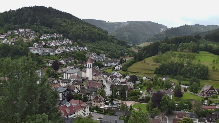 Dieses Bild zeigt eine Webcam-Aufnahme von Ottenhöfen, aufgenommen am Donnerstag, den 11.06.2026 um 10:40 Uhr