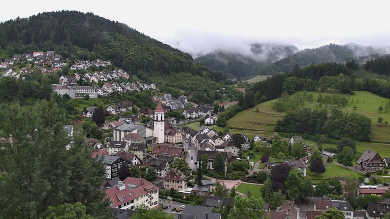 Dieses Bild zeigt eine Webcam-Aufnahme von Ottenhöfen, aufgenommen am Dienstag, den 09.06.2026 um 07:30 Uhr