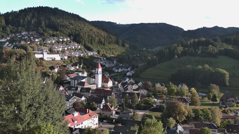 Dieses Bild zeigt eine Webcam-Aufnahme von Ottenhöfen, aufgenommen am Samstag, den 10.10.2026 um 17:40 Uhr