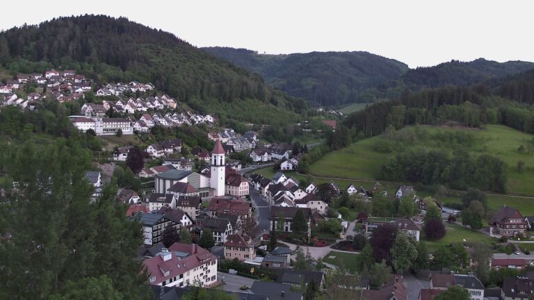 Dieses Bild zeigt eine Webcam-Aufnahme von Ottenhöfen, aufgenommen am Freitag, den 08.05.2026 um 21:00 Uhr