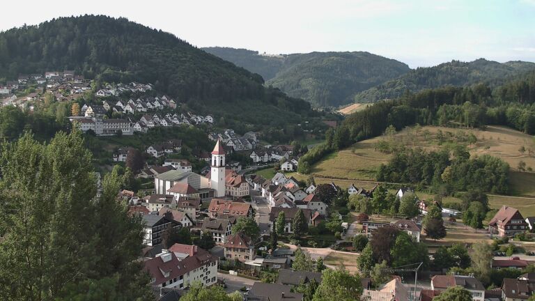 Dieses Bild zeigt eine Webcam-Aufnahme von Ottenhöfen, aufgenommen am Donnerstag, den 16.07.2026 um 08:00 Uhr