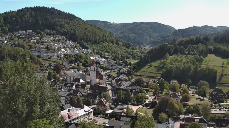 Dieses Bild zeigt eine Webcam-Aufnahme von Ottenhöfen, aufgenommen am Samstag, den 26.09.2026 um 14:20 Uhr