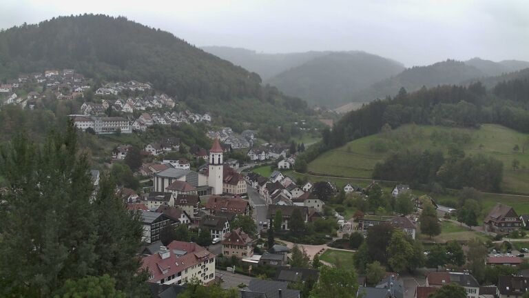 Dieses Bild zeigt eine Webcam-Aufnahme von Ottenhöfen, aufgenommen am Freitag, den 18.09.2026 um 13:50 Uhr