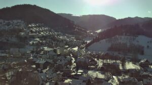 Dieses Bild zeigt eine Webcam-Aufnahme von Ottenhöfen, aufgenommen am Mittwoch, den 07.01.2026 um 11:50 Uhr