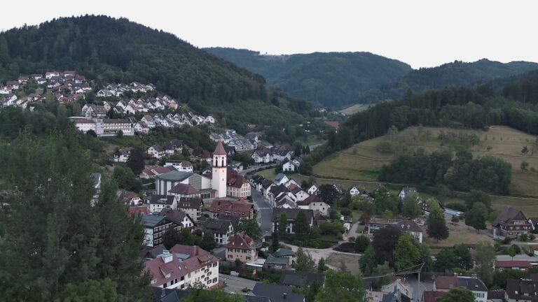 Dieses Bild zeigt eine Webcam-Aufnahme von Ottenhöfen, aufgenommen am Samstag, den 01.08.2026 um 21:00 Uhr