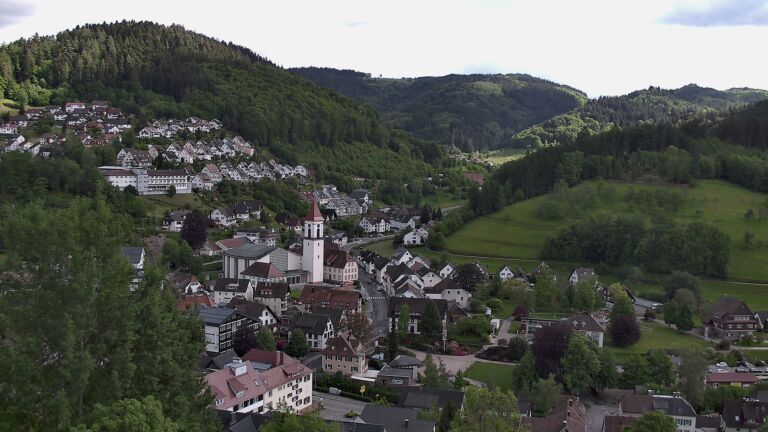 Dieses Bild zeigt eine Webcam-Aufnahme von Ottenhöfen, aufgenommen am Samstag, den 16.05.2026 um 16:30 Uhr