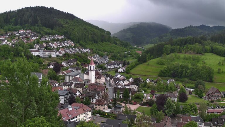 Dieses Bild zeigt eine Webcam-Aufnahme von Ottenhöfen, aufgenommen am Mittwoch, den 06.05.2026 um 15:00 Uhr