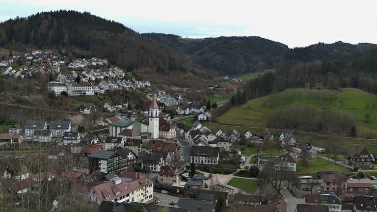 Dieses Bild zeigt eine Webcam-Aufnahme von Ottenhöfen, aufgenommen am Freitag, den 13.03.2026 um 16:40 Uhr