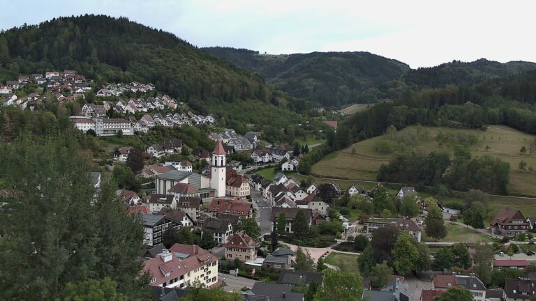 Dieses Bild zeigt eine Webcam-Aufnahme von Ottenhöfen, aufgenommen am Donnerstag, den 03.09.2026 um 17:40 Uhr
