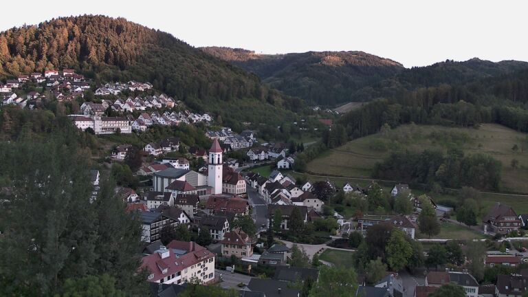 Dieses Bild zeigt eine Webcam-Aufnahme von Ottenhöfen, aufgenommen am Samstag, den 05.09.2026 um 19:40 Uhr