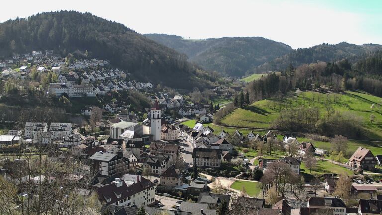 Dieses Bild zeigt eine Webcam-Aufnahme von Ottenhöfen, aufgenommen am Dienstag, den 07.04.2026 um 10:30 Uhr