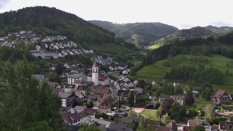 Dieses Bild zeigt eine Webcam-Aufnahme von Ottenhöfen, aufgenommen am Dienstag, den 12.05.2026 um 08:40 Uhr