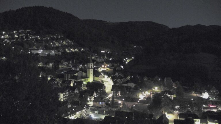 Dieses Bild zeigt eine Webcam-Aufnahme von Ottenhöfen, aufgenommen am Sonntag, den 27.09.2026 um 06:00 Uhr