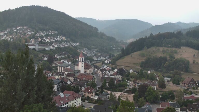 Dieses Bild zeigt eine Webcam-Aufnahme von Ottenhöfen, aufgenommen am Montag, den 17.08.2026 um 06:20 Uhr