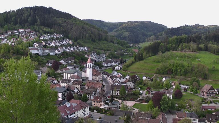 Dieses Bild zeigt eine Webcam-Aufnahme von Ottenhöfen, aufgenommen am Dienstag, den 28.04.2026 um 06:50 Uhr