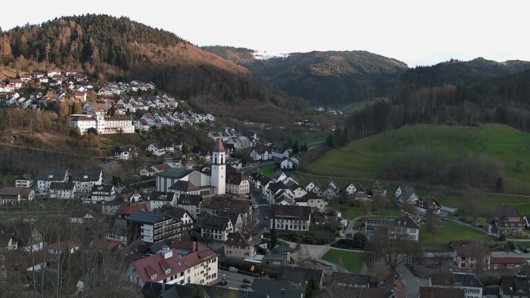 Dieses Bild zeigt eine Webcam-Aufnahme von Ottenhöfen, aufgenommen am Dienstag, den 31.03.2026 um 19:20 Uhr