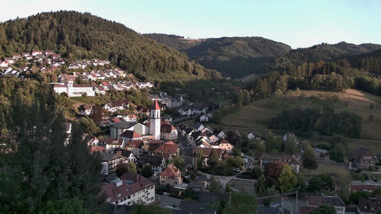 Dieses Bild zeigt eine Webcam-Aufnahme von Ottenhöfen, aufgenommen am Samstag, den 08.08.2026 um 20:00 Uhr