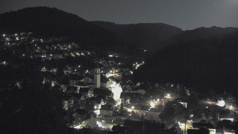 Dieses Bild zeigt eine Webcam-Aufnahme von Ottenhöfen, aufgenommen am Dienstag, den 28.07.2026 um 01:00 Uhr