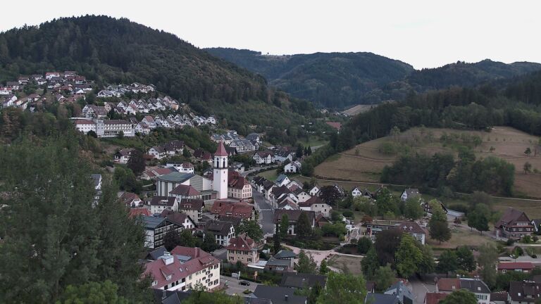 Dieses Bild zeigt eine Webcam-Aufnahme von Ottenhöfen, aufgenommen am Mittwoch, den 26.08.2026 um 20:10 Uhr