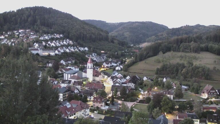 Dieses Bild zeigt eine Webcam-Aufnahme von Ottenhöfen, aufgenommen am Sonntag, den 06.09.2026 um 06:20 Uhr