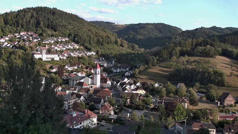 Dieses Bild zeigt eine Webcam-Aufnahme von Ottenhöfen, aufgenommen am Freitag, den 07.08.2026 um 19:50 Uhr