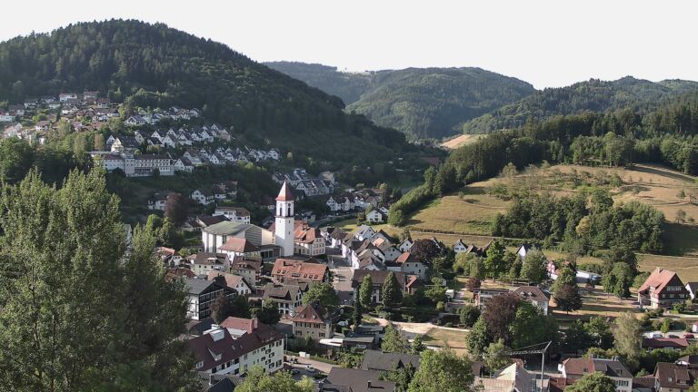 Dieses Bild zeigt eine Webcam-Aufnahme von Ottenhöfen, aufgenommen am Donnerstag, den 23.07.2026 um 08:20 Uhr
