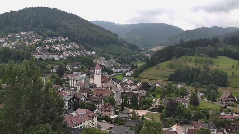 Dieses Bild zeigt eine Webcam-Aufnahme von Ottenhöfen, aufgenommen am Mittwoch, den 01.07.2026 um 10:50 Uhr