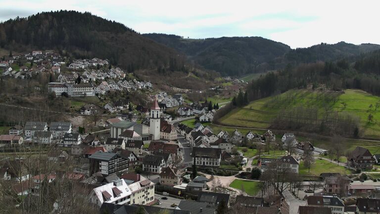 Dieses Bild zeigt eine Webcam-Aufnahme von Ottenhöfen, aufgenommen am Freitag, den 13.03.2026 um 14:10 Uhr