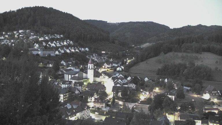 Dieses Bild zeigt eine Webcam-Aufnahme von Ottenhöfen, aufgenommen am Mittwoch, den 12.08.2026 um 05:30 Uhr