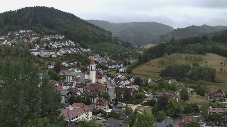 Dieses Bild zeigt eine Webcam-Aufnahme von Ottenhöfen, aufgenommen am Sonntag, den 30.08.2026 um 11:50 Uhr