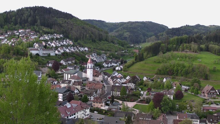 Dieses Bild zeigt eine Webcam-Aufnahme von Ottenhöfen, aufgenommen am Dienstag, den 28.04.2026 um 06:40 Uhr