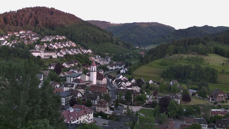 Dieses Bild zeigt eine Webcam-Aufnahme von Ottenhöfen, aufgenommen am Samstag, den 23.05.2026 um 21:00 Uhr