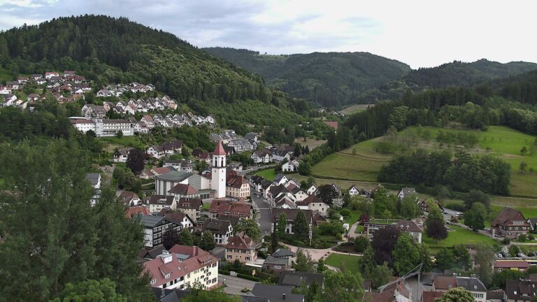 Dieses Bild zeigt eine Webcam-Aufnahme von Ottenhöfen, aufgenommen am Dienstag, den 16.06.2026 um 18:40 Uhr