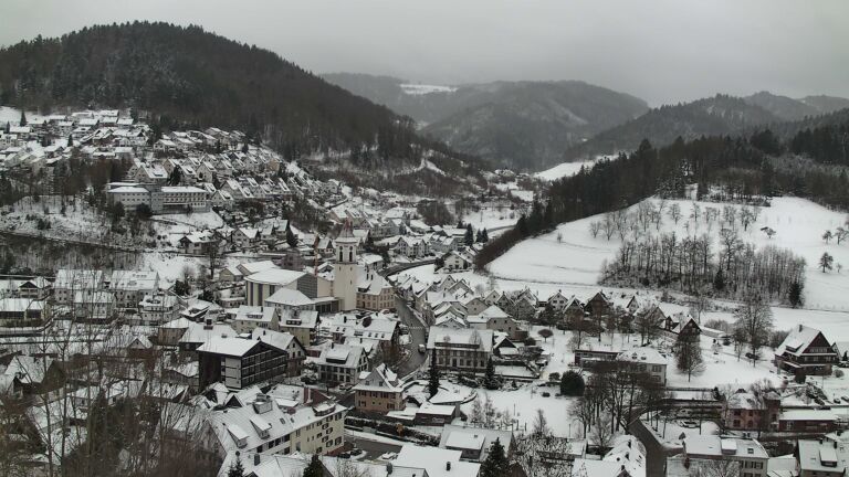 Dieses Bild zeigt eine Webcam-Aufnahme von Ottenhöfen, aufgenommen am Donnerstag, den 08.01.2026 um 09:40 Uhr