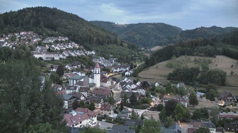Dieses Bild zeigt eine Webcam-Aufnahme von Ottenhöfen, aufgenommen am Samstag, den 15.08.2026 um 21:00 Uhr