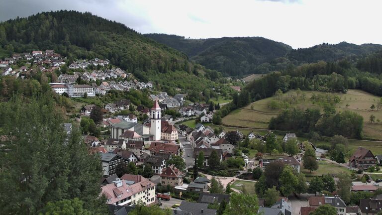 Dieses Bild zeigt eine Webcam-Aufnahme von Ottenhöfen, aufgenommen am Montag, den 31.08.2026 um 15:40 Uhr