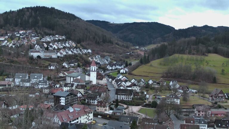 Dieses Bild zeigt eine Webcam-Aufnahme von Ottenhöfen, aufgenommen am Dienstag, den 10.02.2026 um 17:30 Uhr