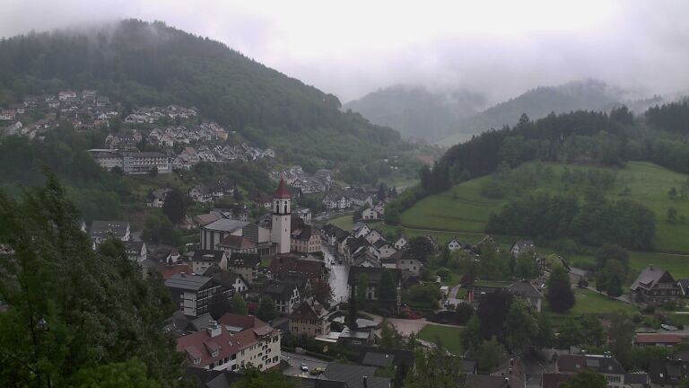 Dieses Bild zeigt eine Webcam-Aufnahme von Ottenhöfen, aufgenommen am Montag, den 11.05.2026 um 17:40 Uhr