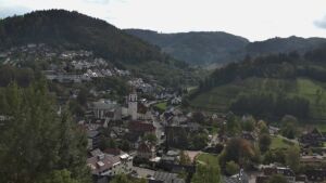 Dieses Bild zeigt eine Webcam-Aufnahme von Ottenhöfen, aufgenommen am Freitag, den 16.10.2026 um 13:10 Uhr