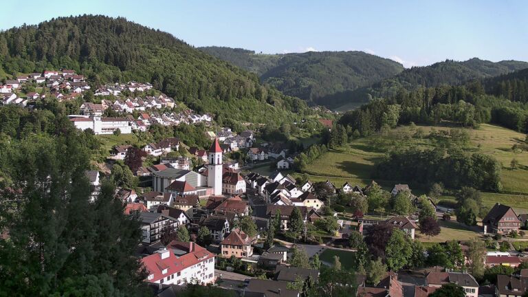 Dieses Bild zeigt eine Webcam-Aufnahme von Ottenhöfen, aufgenommen am Mittwoch, den 27.05.2026 um 19:20 Uhr