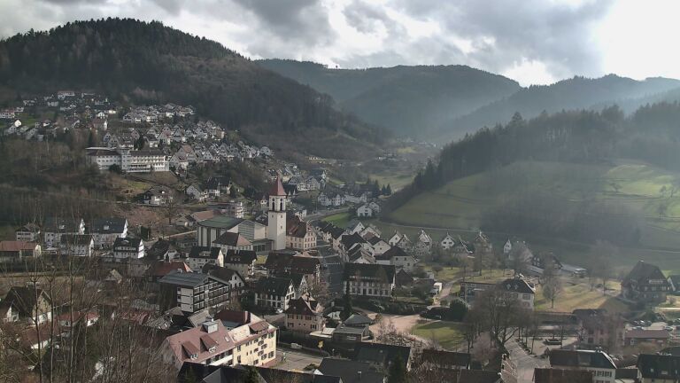 Dieses Bild zeigt eine Webcam-Aufnahme von Ottenhöfen, aufgenommen am Sonntag, den 01.02.2026 um 14:30 Uhr