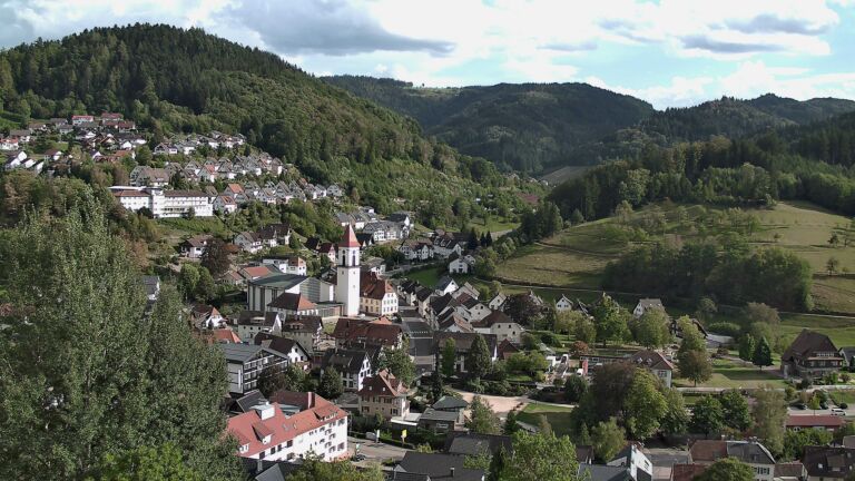 Dieses Bild zeigt eine Webcam-Aufnahme von Ottenhöfen, aufgenommen am Montag, den 07.09.2026 um 17:20 Uhr