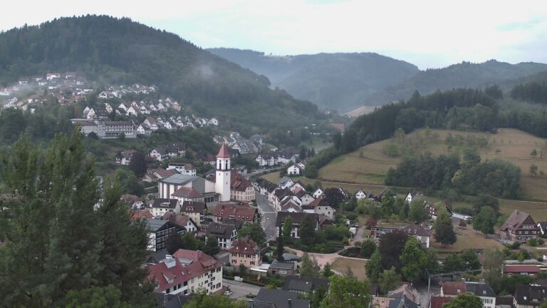 Dieses Bild zeigt eine Webcam-Aufnahme von Ottenhöfen, aufgenommen am Samstag, den 01.08.2026 um 06:00 Uhr
