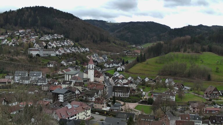 Dieses Bild zeigt eine Webcam-Aufnahme von Ottenhöfen, aufgenommen am Samstag, den 04.04.2026 um 14:40 Uhr