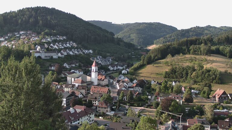 Dieses Bild zeigt eine Webcam-Aufnahme von Ottenhöfen, aufgenommen am Dienstag, den 04.08.2026 um 07:40 Uhr