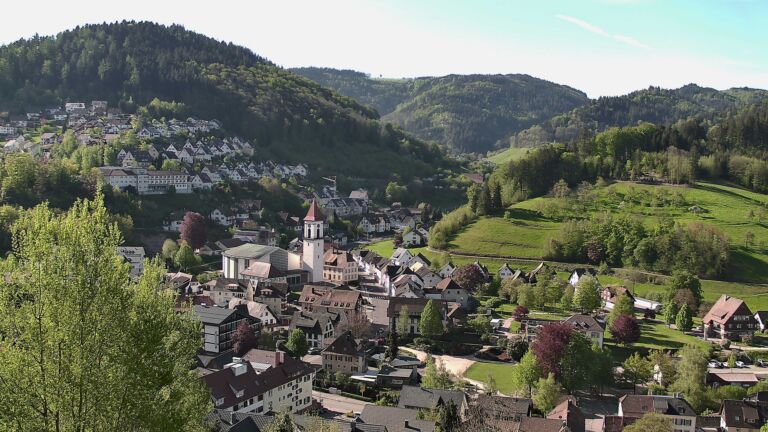 Dieses Bild zeigt eine Webcam-Aufnahme von Ottenhöfen, aufgenommen am Montag, den 27.04.2026 um 09:20 Uhr