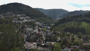 Dieses Bild zeigt eine Webcam-Aufnahme von Ottenhöfen, aufgenommen am Freitag, den 16.10.2026 um 13:30 Uhr