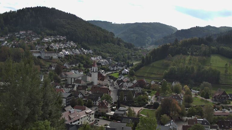 Dieses Bild zeigt eine Webcam-Aufnahme von Ottenhöfen, aufgenommen am Freitag, den 16.10.2026 um 13:30 Uhr