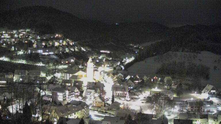 Dieses Bild zeigt eine Webcam-Aufnahme von Ottenhöfen, aufgenommen am Samstag, den 03.01.2026 um 18:20 Uhr
