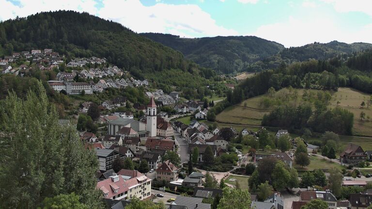 Dieses Bild zeigt eine Webcam-Aufnahme von Ottenhöfen, aufgenommen am Montag, den 31.08.2026 um 14:10 Uhr